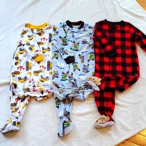 2/$15 Carter's footie fleece PJs bundle of 3, 18M